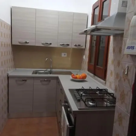Dom wakacyjny Casa A 50 Mt Dal Lungomare SantʼAntìoco