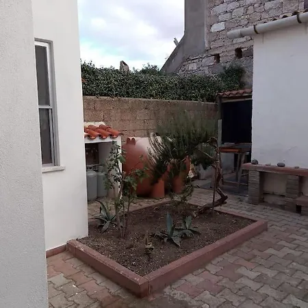 Casa A 50 Mt Dal Lungomare Dom wakacyjny SantʼAntìoco