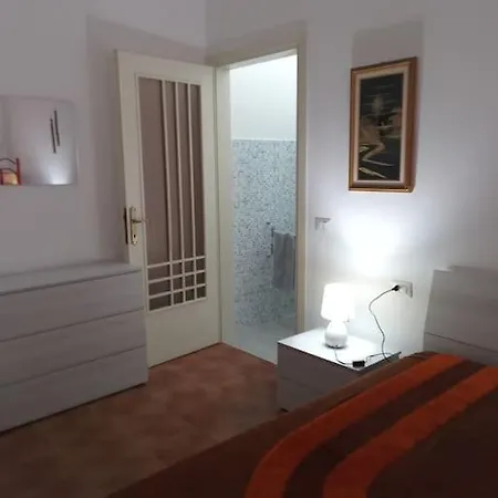 Casa A 50 Mt Dal Lungomare Dom wakacyjny SantʼAntìoco