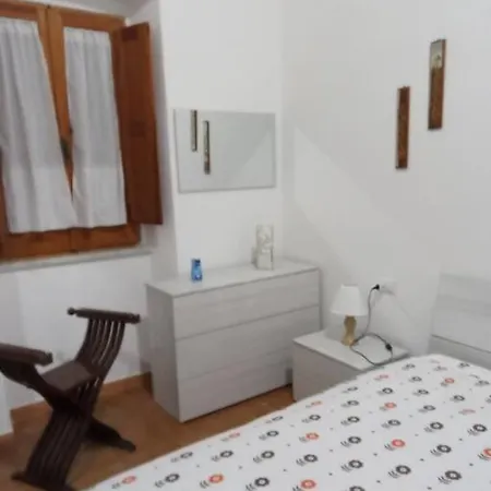 Dom wakacyjny Casa A 50 Mt Dal Lungomare SantʼAntìoco